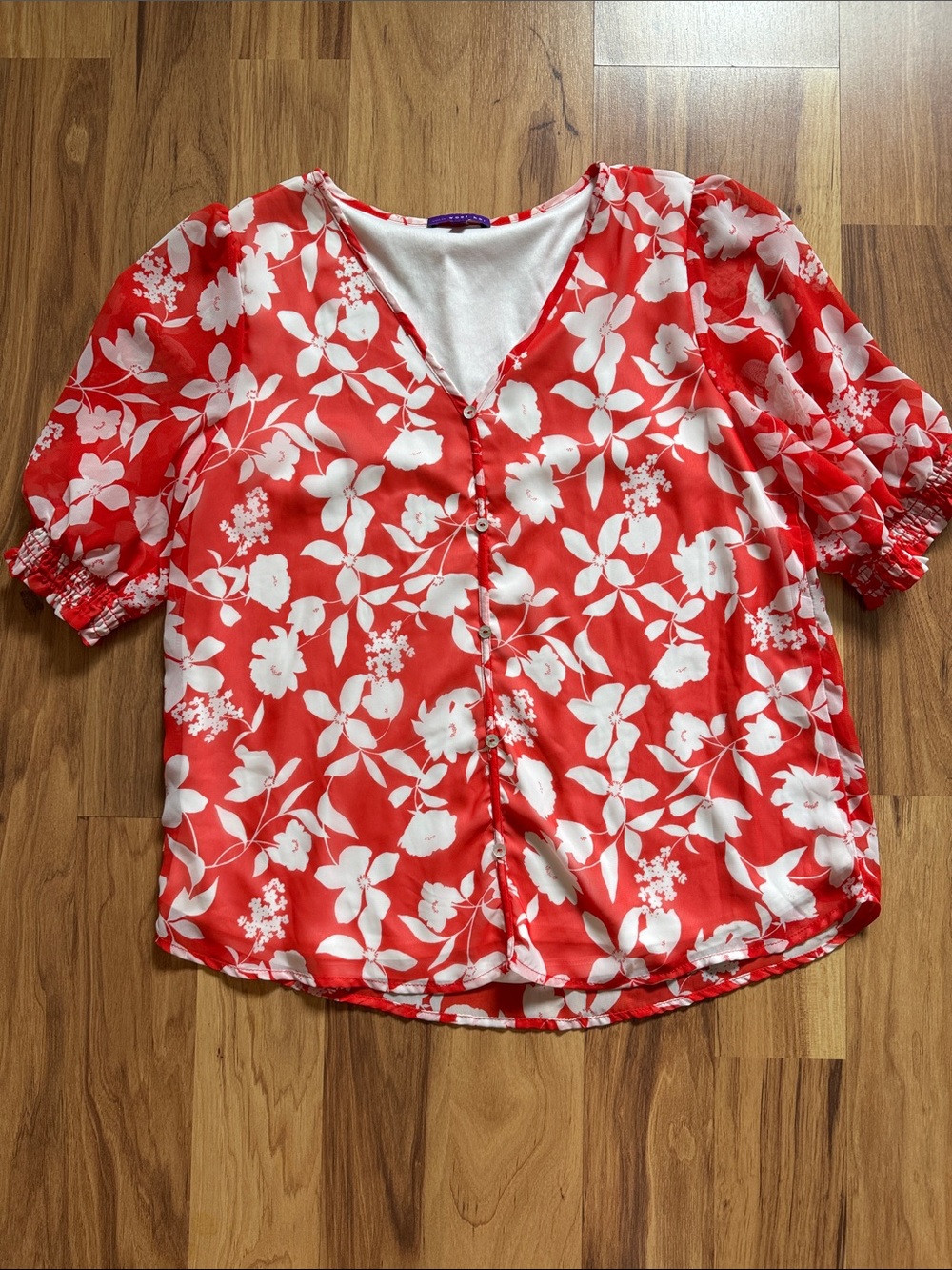 West Kei Red and White Floral V-Neck Button Front Blouse
